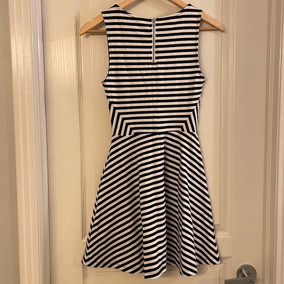 H&M dress - Picture 2 of 3